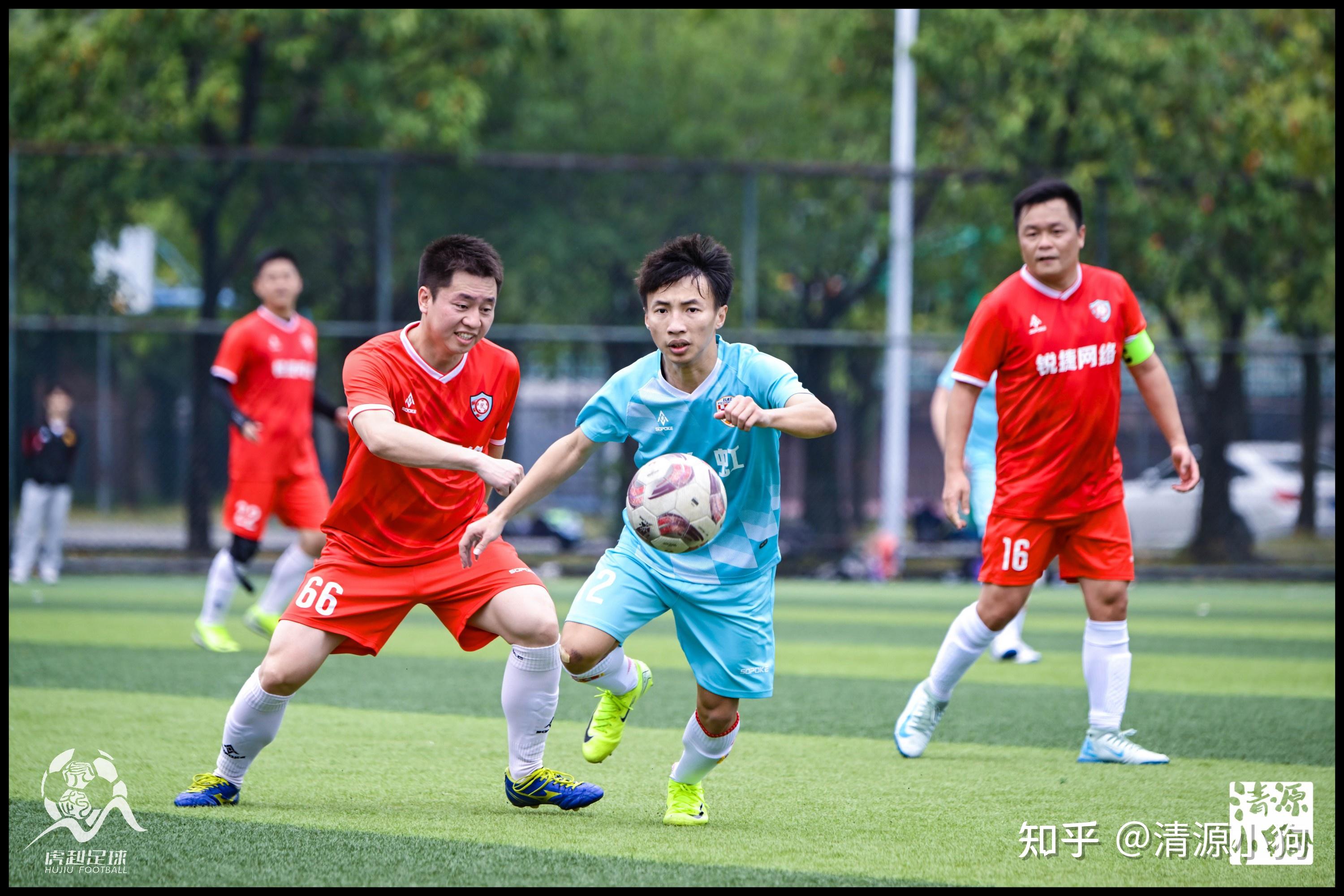 足球联赛再次争锋，球队战术全面展现