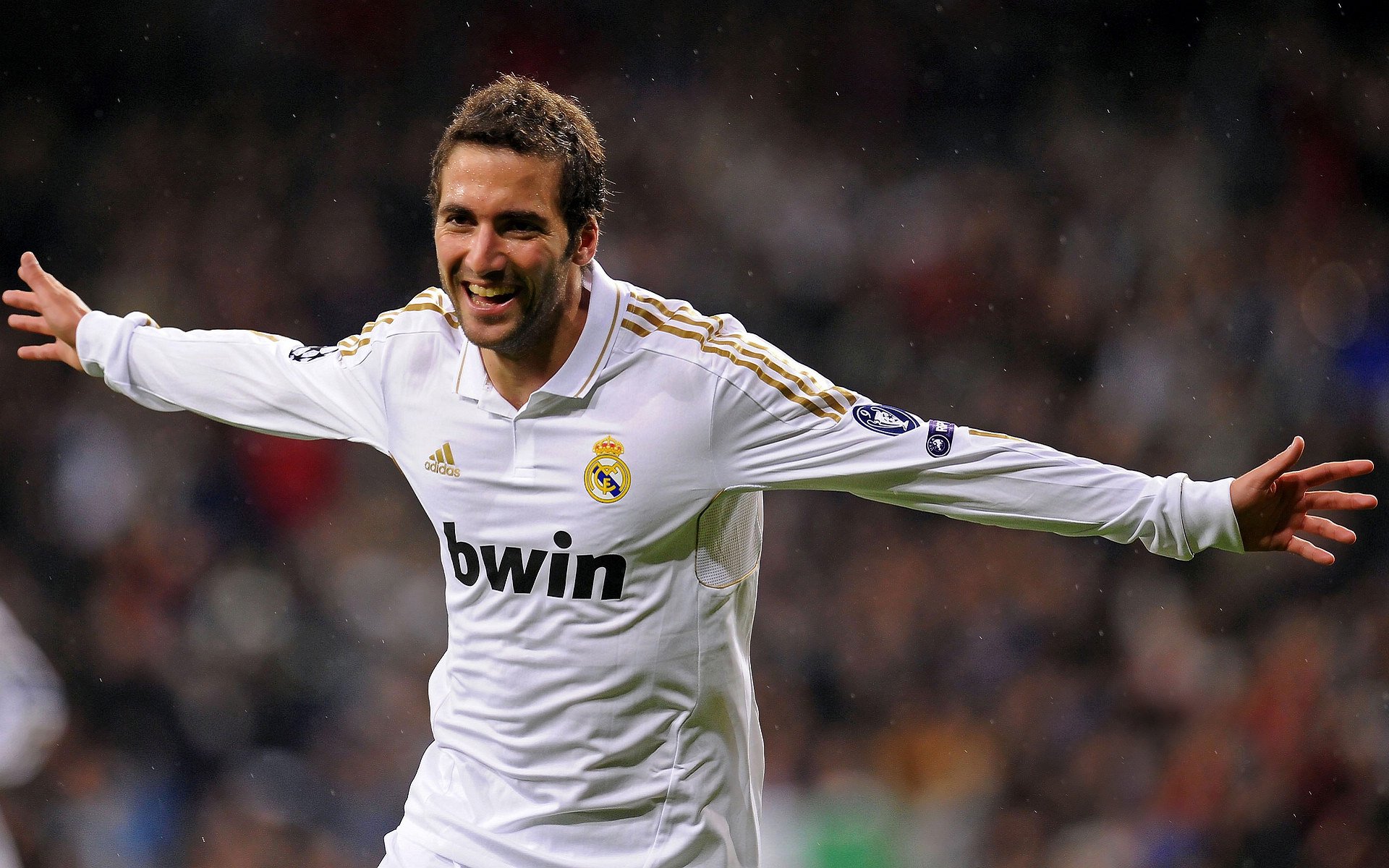 西亚卡姆巅峰对决，德罗巴与30激战皇家马德里分钟，战术调整胜负难料！